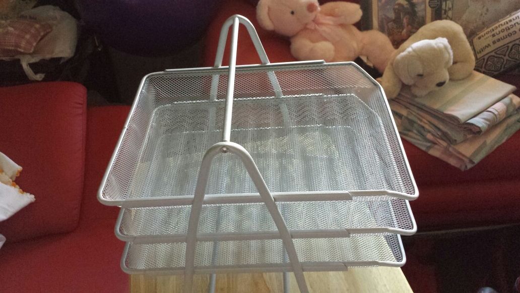 Mesh rack.