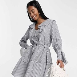 Brand new woman’s French Connection brand White and Blue Striped Acantha Ruffle Mini dress   Up for Sale 