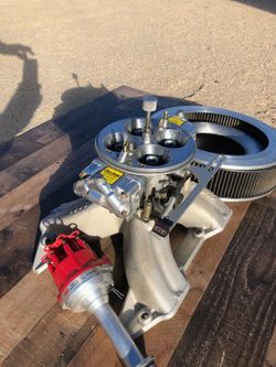 Holley Dominator Chuck Nuytten 4 bbl 1050 CFM Carburetor & Edelbrock 2891 Mopar Super Victor Intake
