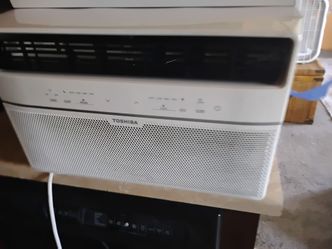 Ac unit 6,000 btubloes cold as no remote work s great