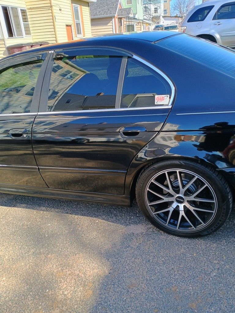 2001 BMW 525i