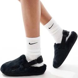 NIKE SLIPPERS