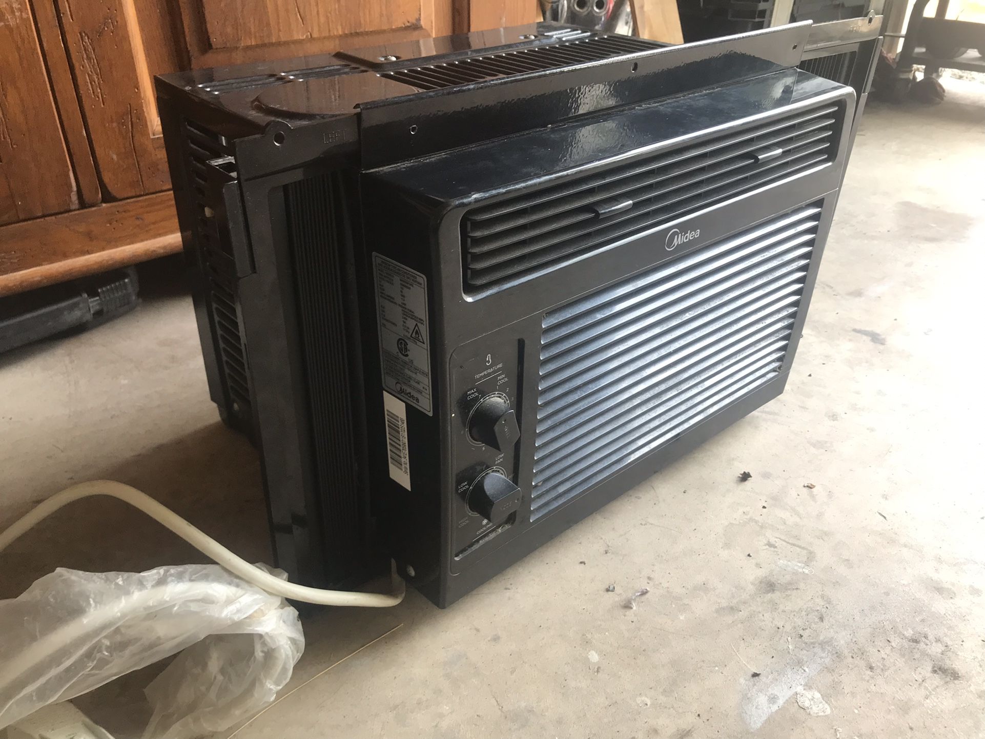Midea Air Conditioning Window Unit 115v