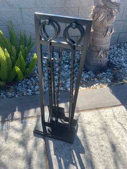 Fireplace tool set