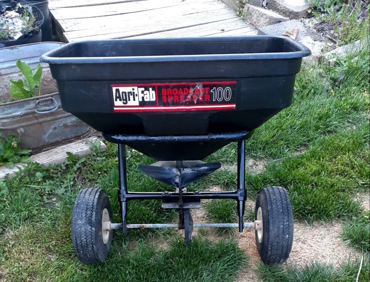 Agri Fab Pull Behind Spreader