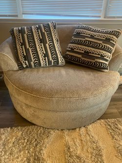 Oversized Round Swivel Chair with Pillows