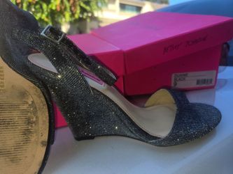 Betsey Johnson shoes size 9
