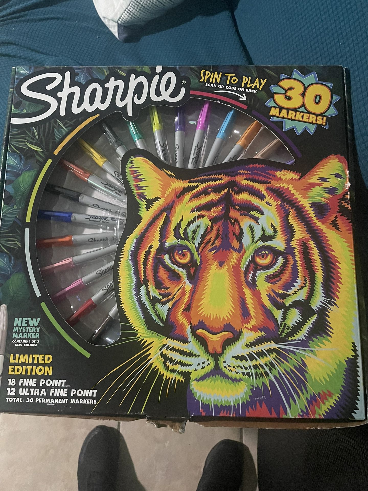 Sharpie Permanent Art Marker Set of 30 w Mystery Color and Game