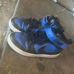 Selling  Jordans blue and black because they don’t fit me