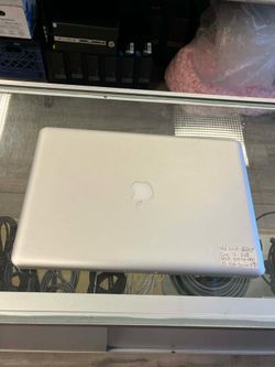 MacBook pro mid 2010 15.4-inch i7 @ 2.6 GHz  8GB RAM  500GB HD macOS High Sierra  No trades. No deliveries