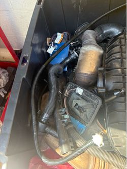 Box of E9X parts