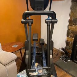 Nordic track FS10i Interactive Elliptical Trainer