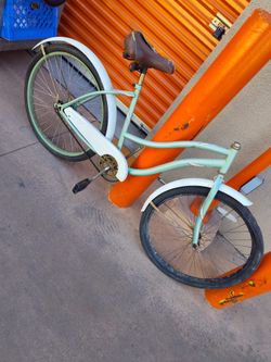 USED WOMEN'S HUFFY BEACH CRUISER 