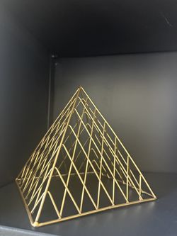 Bookshelf Decoration