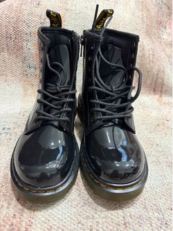 Dr. Martens Kids Black Patent Leather Lace-Up Boots  Size 12