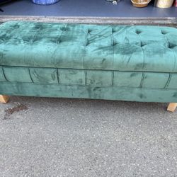 Gloria Velvet Ottoman / Chest!