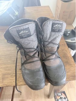 North face boots size 10