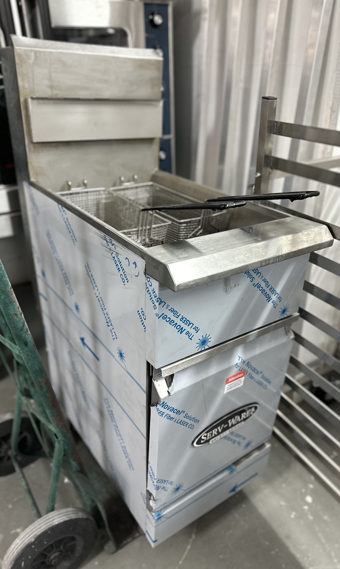 Close-out Natural Gas Fryers For Sale!