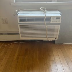LG AIR CONDITIONER 5000 BTU 