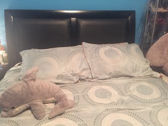 Queen bed set