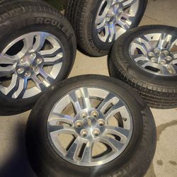 Era  De Una Tahoe  2015  265 65 18  