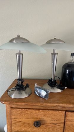 Set of end table lamps