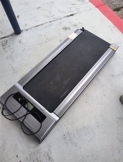 (on hold) Treadmill with digital display and remote