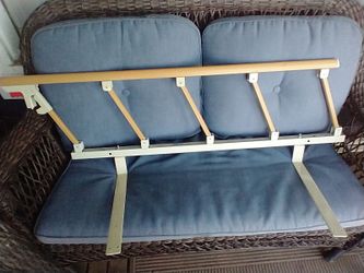 Collapsible bed railing for elderly or child