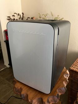 Retro Frigidaire Mini Fridge