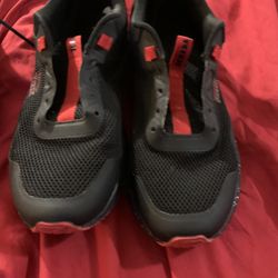 Size 9 Black And Red Nikes