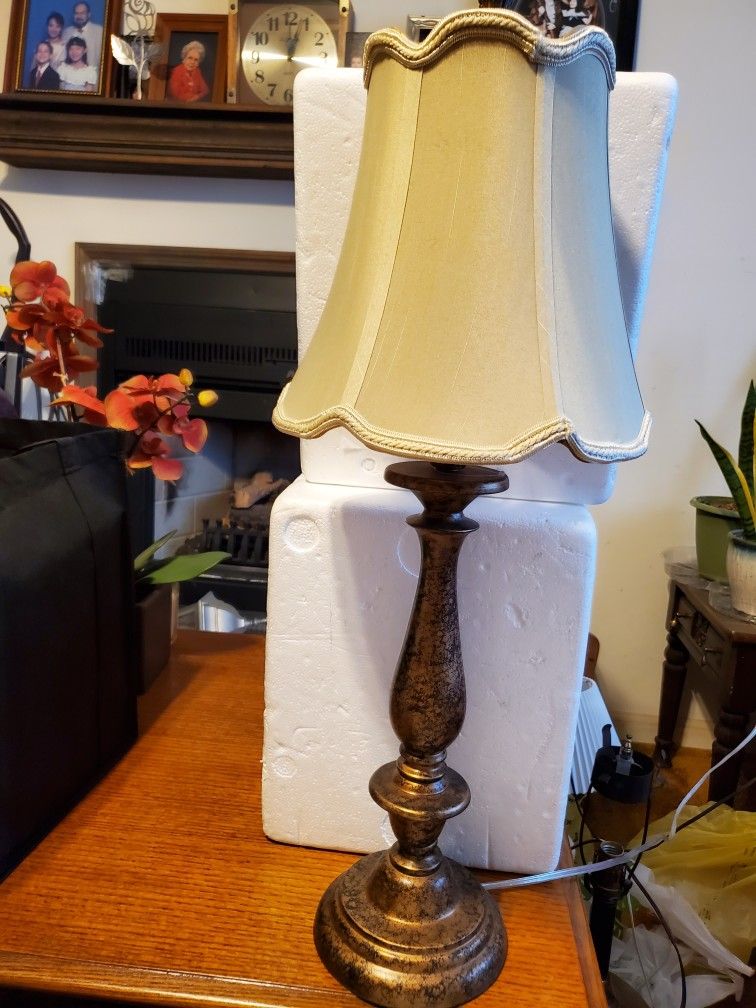 Vintage Lamp $20