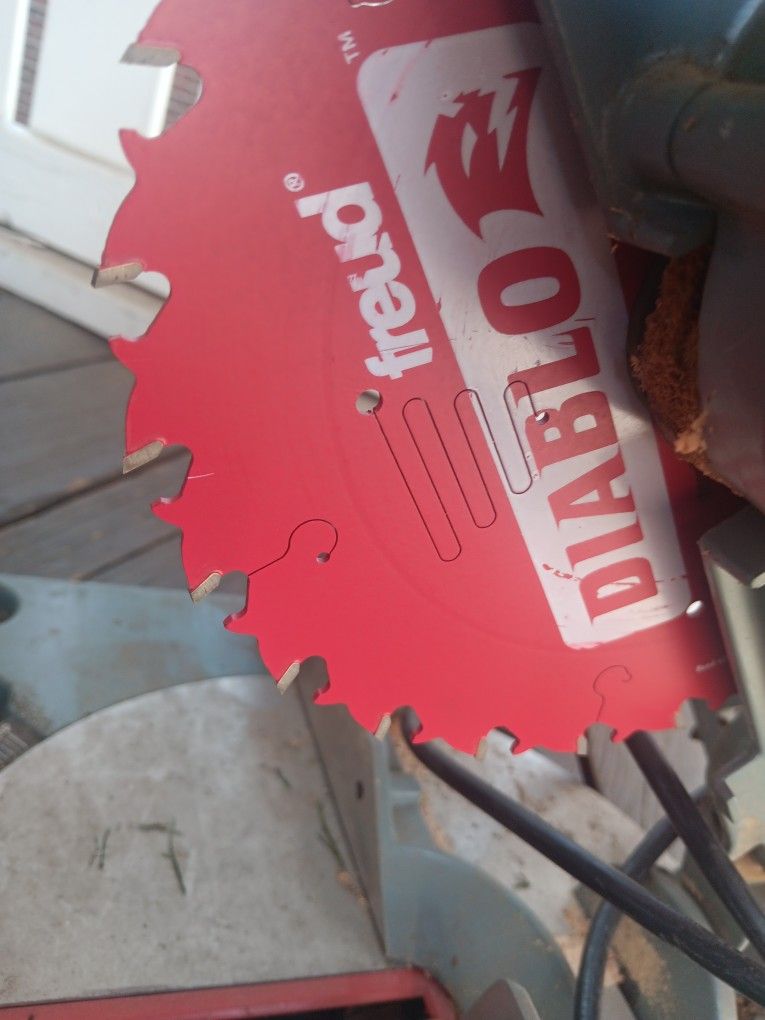 Delta Model 36-040 8-81/4 Miter Saw