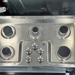 GE 36 in. Gas Cooktop w/ 5 Burners including Power Boil Burners - Free One Year Warranty 