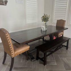 Dining Room Table (fits 8)