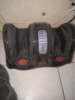 Shiatsu foot massager with remote