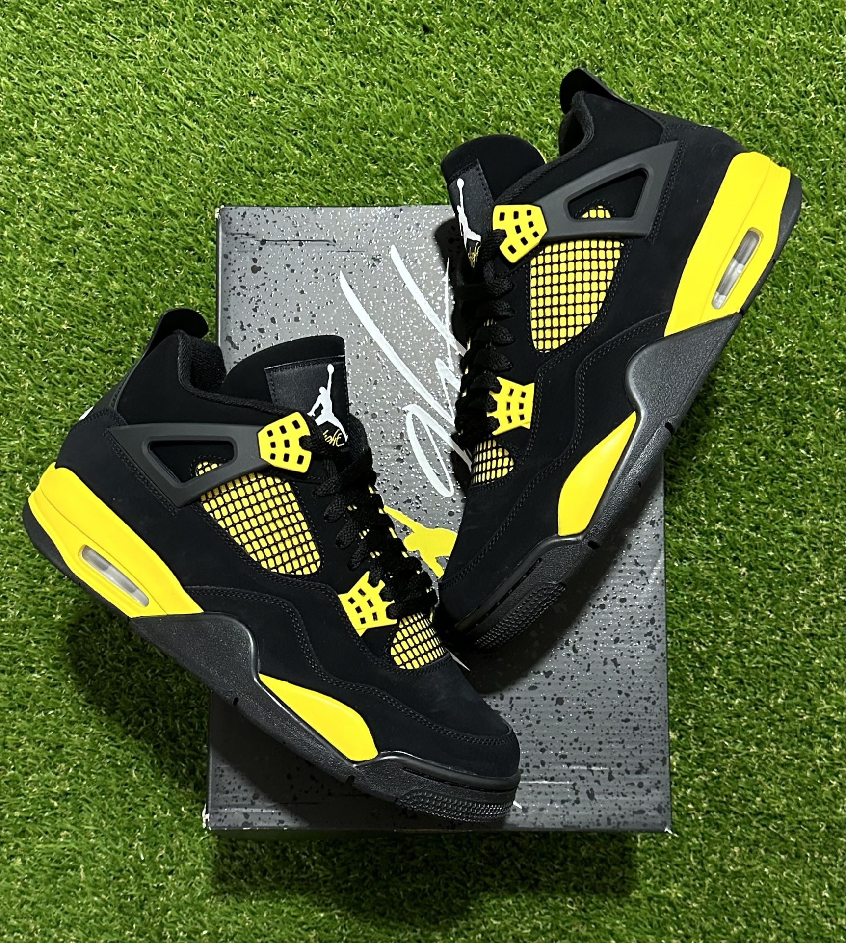 Air Jordan Retro 4 Yellow Thunder