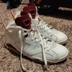 Jordan 6 Maroon OG Size 10. Worn 