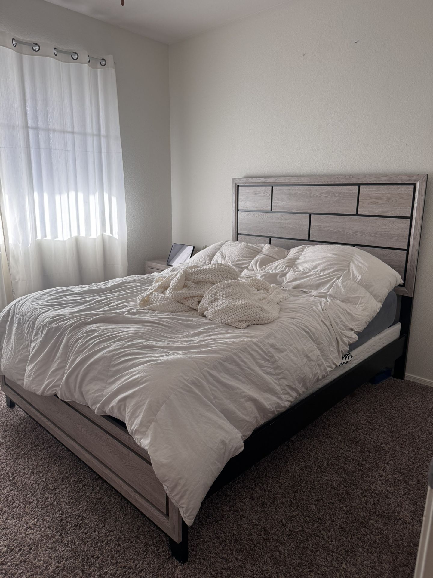 Queen Bed Set 