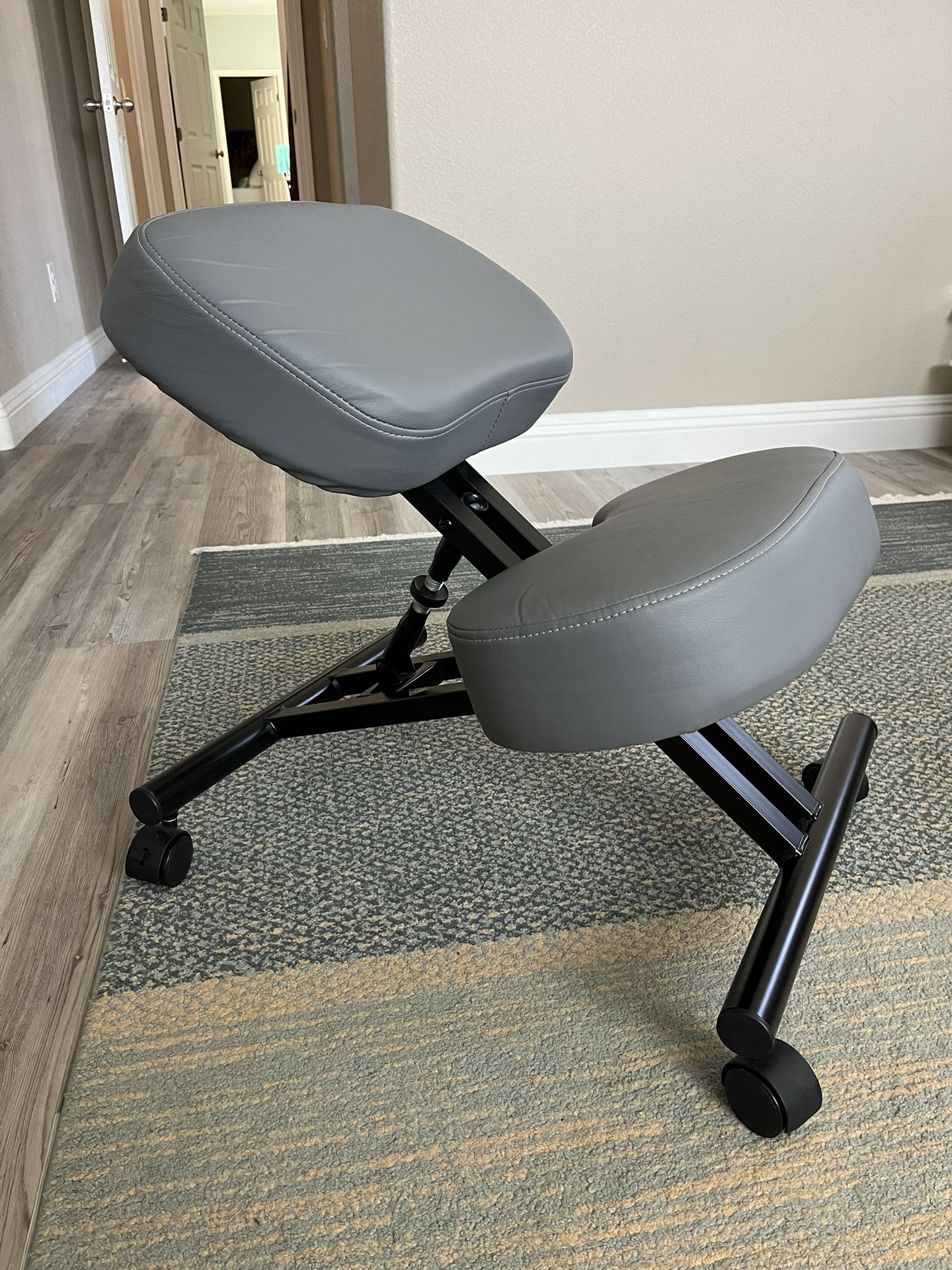 DRAGONN by VIVO Ergonomic Kneeling Chair, Adjustable