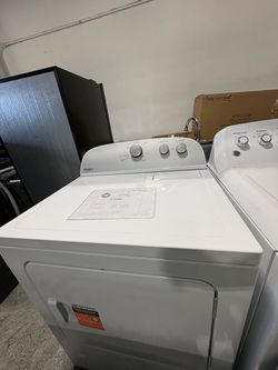Whirlpool GAS DRYER White