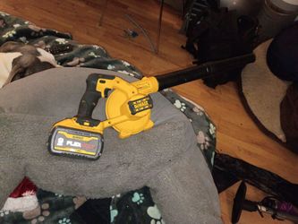 DeWalt 9ah flex volt extended battery with DeWalt cordless blower,DeWalt oscillating multi tool, DeWalt impact drill