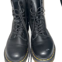 Dr Marten Boots 