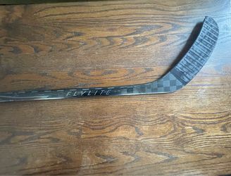 Bauer Flylite (Twitch) hockey stick - Adam Larrson -RH