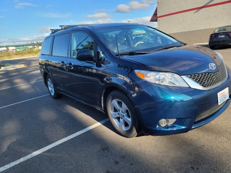 2012 Toyota Sienna