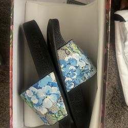 GUCCI SLIDES 