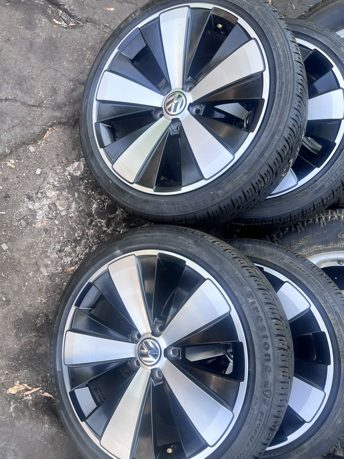 I8 Inch Volkswagen Rims With New Tires 5/112 Lug Pattern Asking 750$ Everything Good No Scratches Or Bent Rim