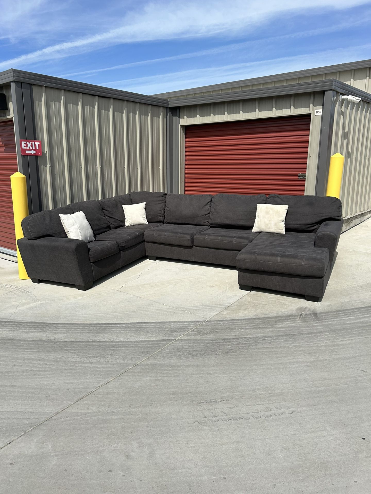 FREE DELIVERY&INSTALLATION Gray U Sectional Couch