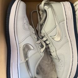 Nike Air Force 1 GS Sz .5.5 $30