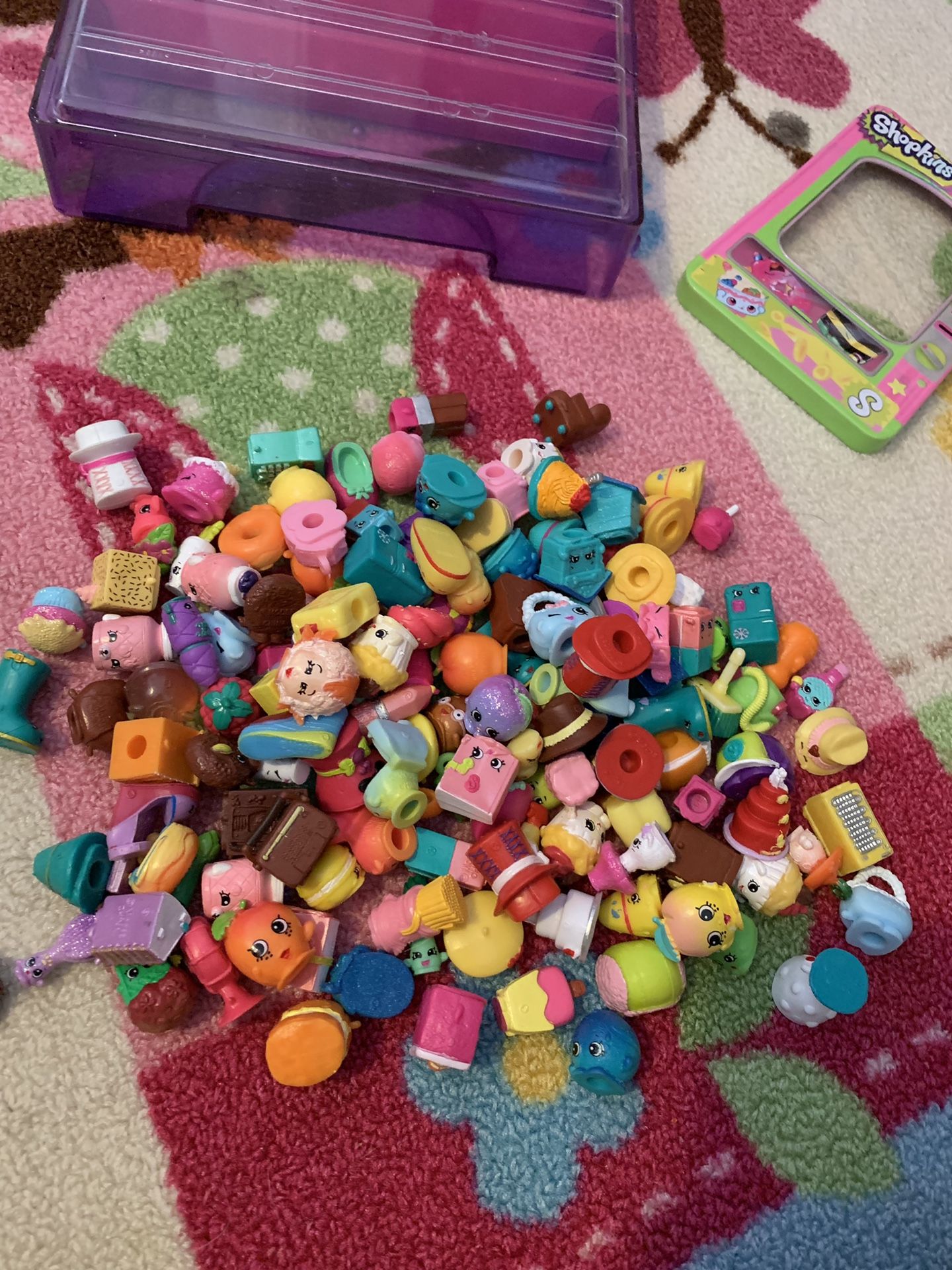 Shopkins lot with case and carrier