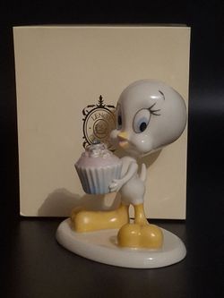 Lenox Looney Tunes Tweety September Sapphire Birthday Figurine Complete Box COA